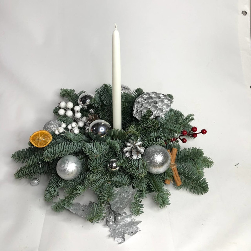 Букет из датской ели нобилис  со свечой, стандартный