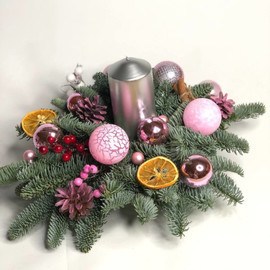 Хвойный букет со свечой на стол из нобилиса