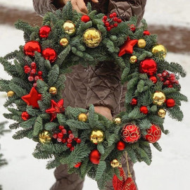 Рождественский  венок из еловых веток нобилис 50 см 