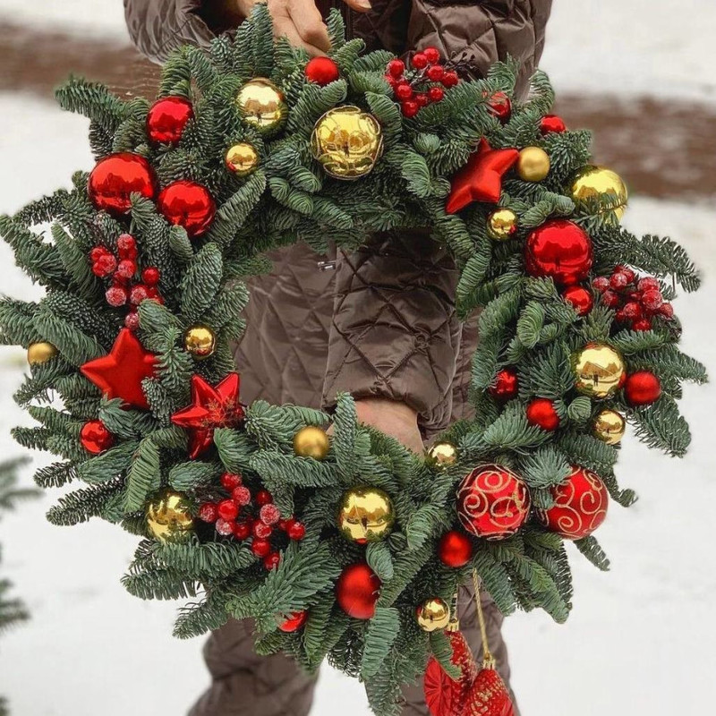 Рождественский  венок из еловых веток нобилис 50 см , стандартный