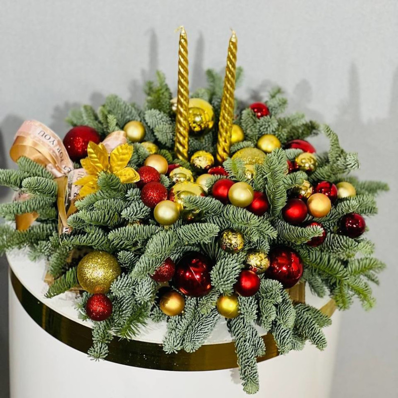 Novogodnyaya kompozitciya iz natural_noj hvoi nobilis so svechami, standart