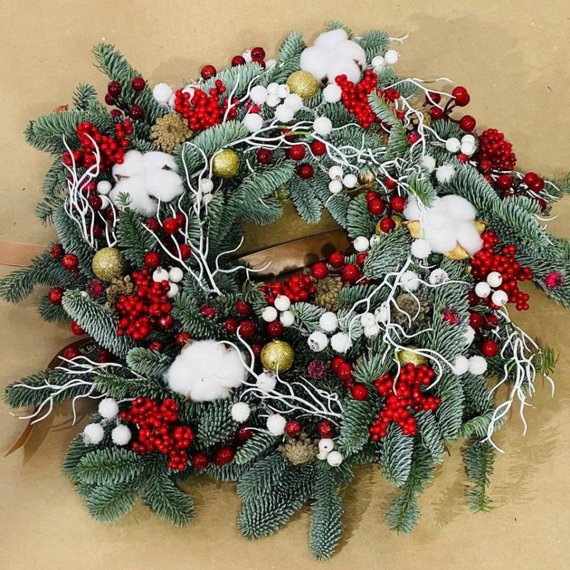 Rozhdestvenskaya kompozitciya venok iz hvoi nobilis natural_noj 50 sm, standart