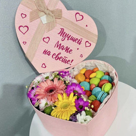 Podarok dlya mami serdtce s tcvetami miks i makaroni