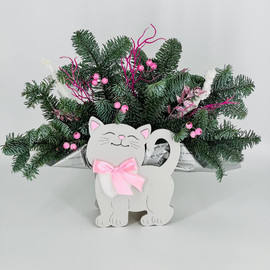 Новогодняя композиция из живого нобилиса в кашпо котёнок
