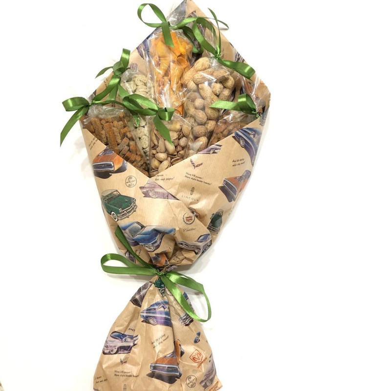 Muzhskoj buket iz snekov orehov, standart