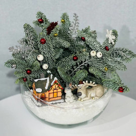 Композиция из натурального нобилиса в стеклянной вазе