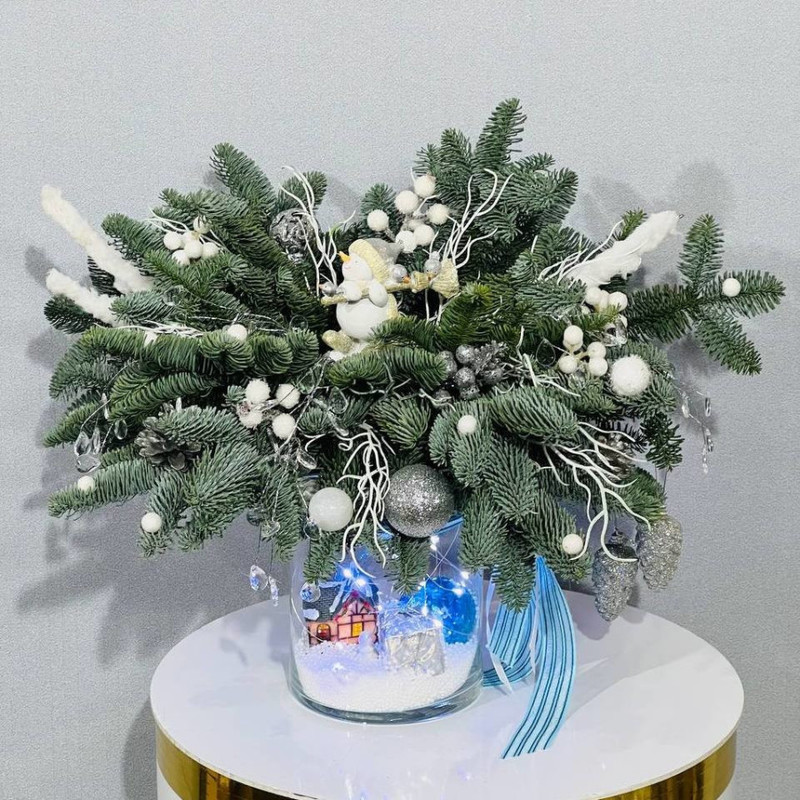 Новогодняя композиция в колбе стеклянной с веточками нобилиса, стандартный