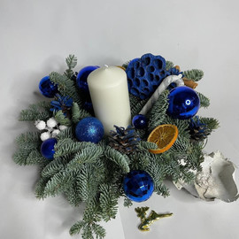 Рождественский декор на стол из нобилиса со свечой