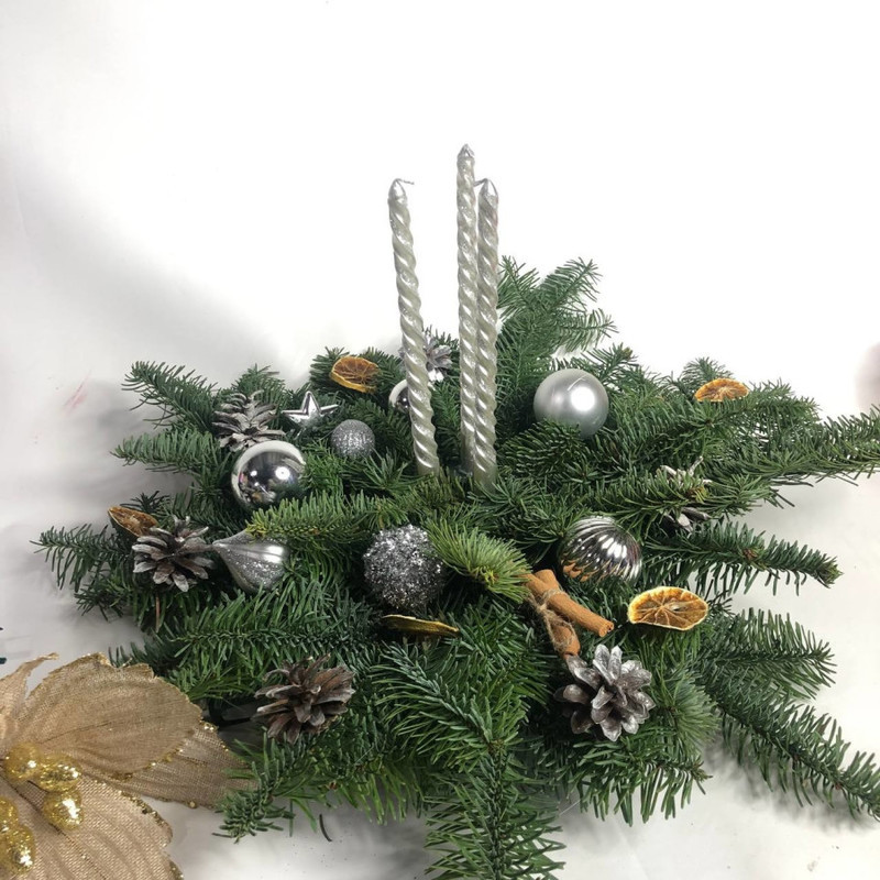 Композиция на стол рождественская со свечами и нобилиса, стандартный