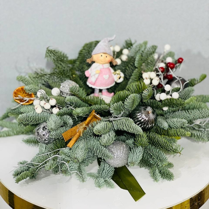 Букет новогодний на стол из натуральной хвои нобилис, стандартный