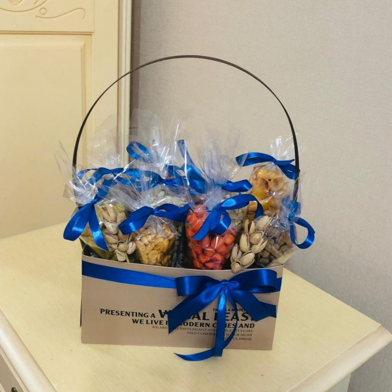 Подарочный набор из снеков, орехов к пиву. Подарок мужчине, стандартный