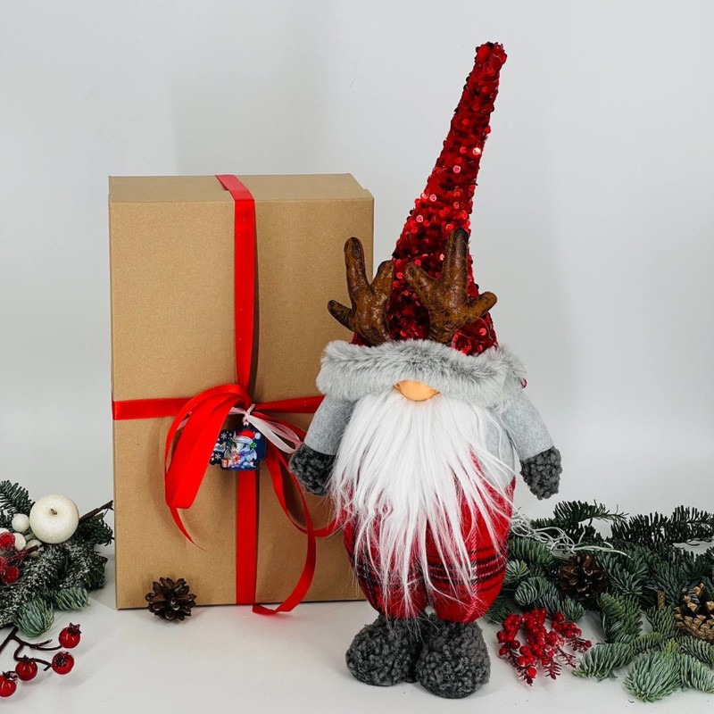 Kukla inter_ernaya ruchnoj raboti "Dedushka v kolpake s pajetkami rozhkami", standart