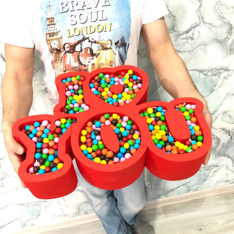 Подарочный бокс сладостей "Я тебя люблю" на день влюблённых, стандартный