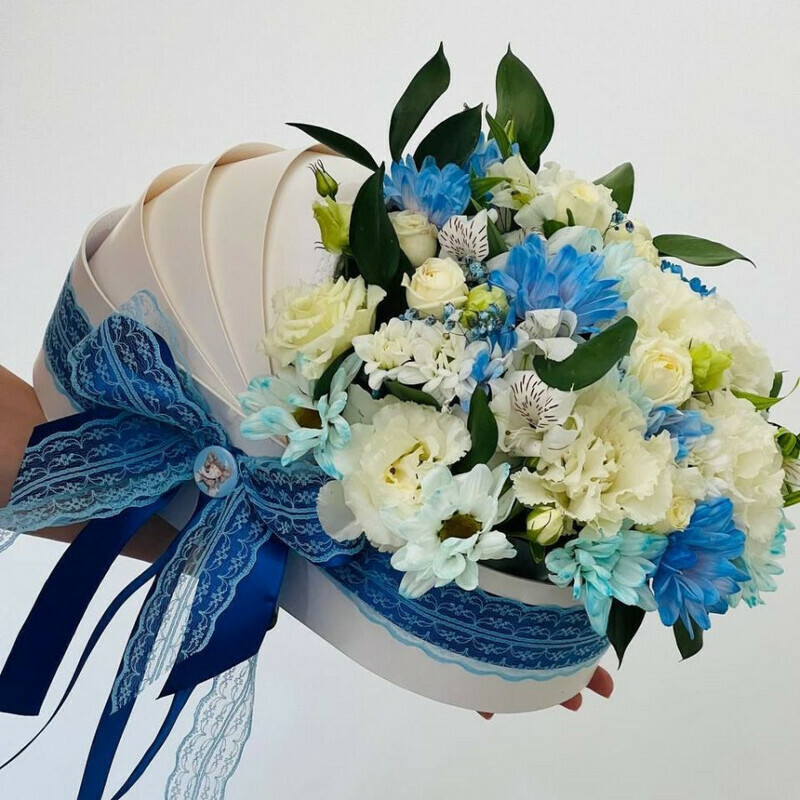 Цветы в люльке на выписку мальчика, стандартный