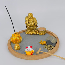 Nastol_nij Dzen sad kamnej s podsvechnikom Hotej