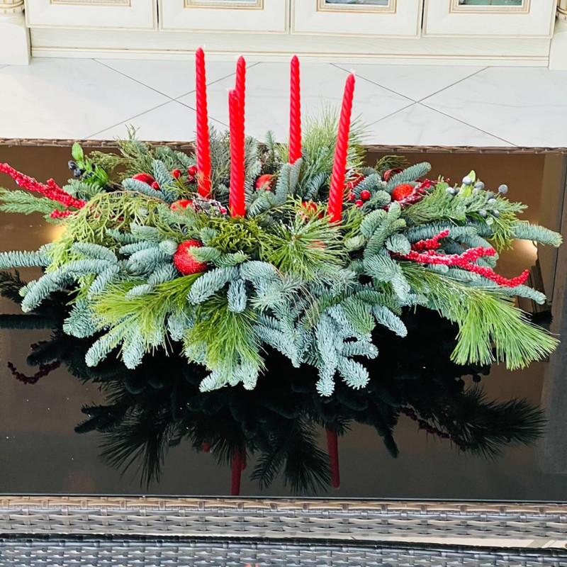 Novogodnyaya kompozitciya na stol so svechami iz nobilisa, standart