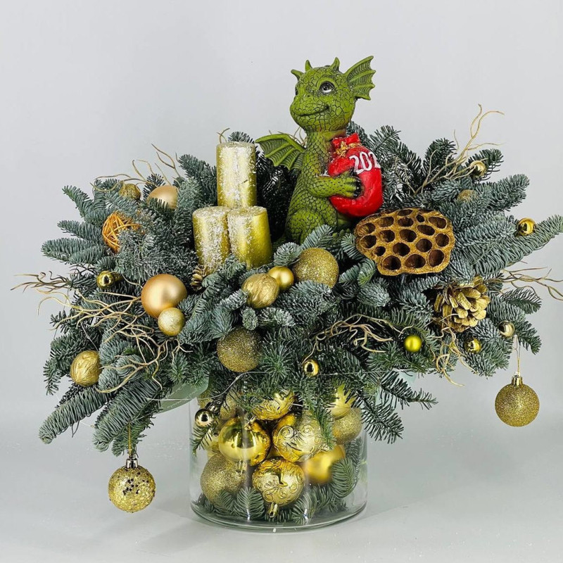 Большая новогодняя композиция из нобилиса натурального с драконом, стандартный