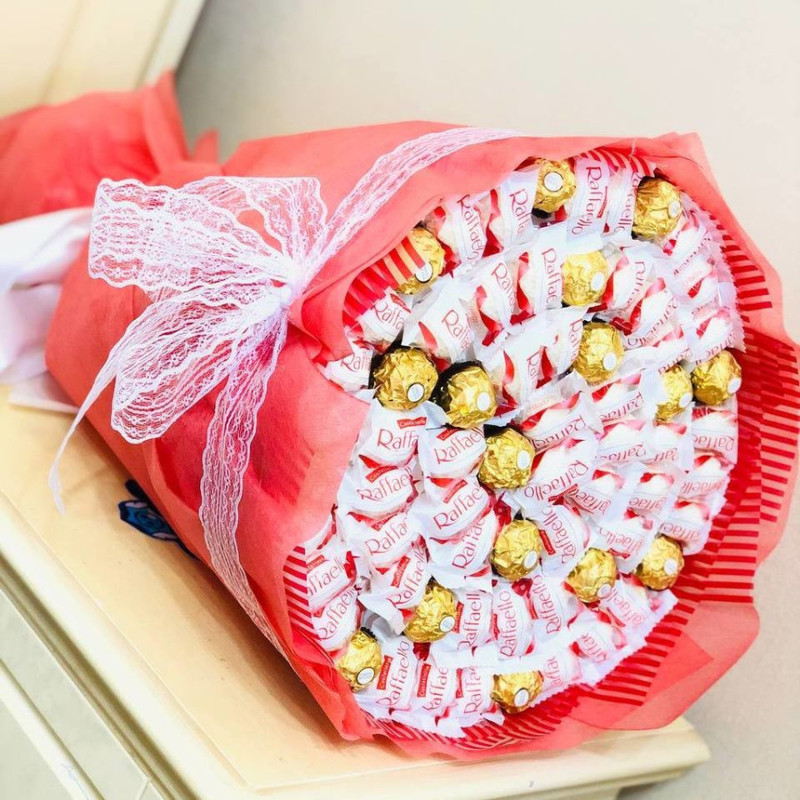 Сладкий букет из конфет Раффаэлло и Ферреро Роше, стандартный