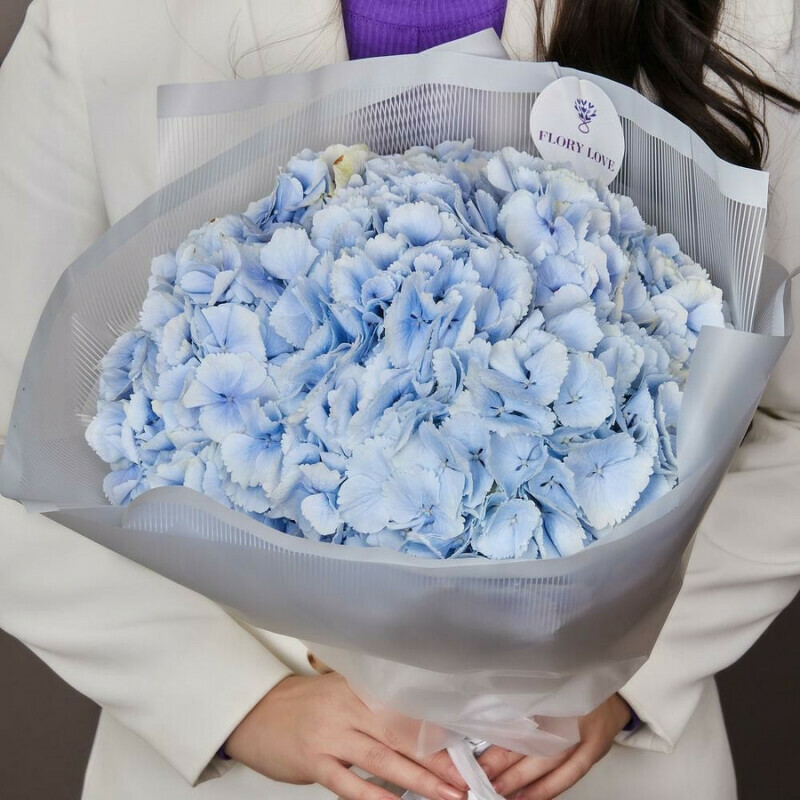 Roskoshnij buket iz golubih gortenzij, reduced