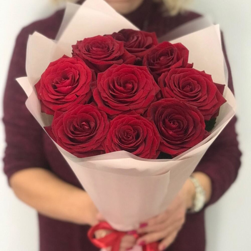Buket iz 9 krasnih roz, standart