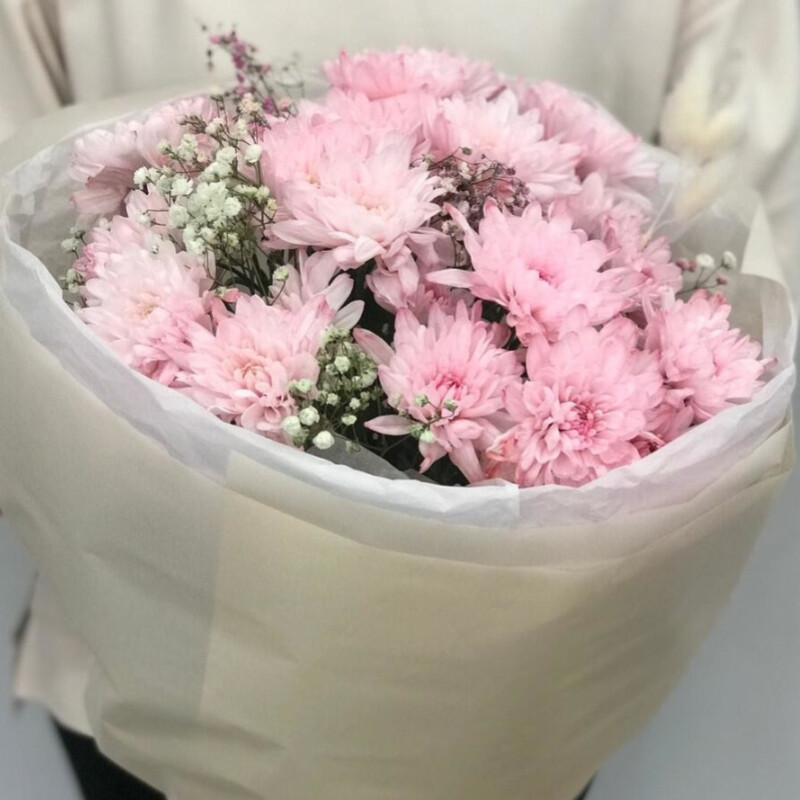 Buket iz nezhno-rozovih hrizantem, standart