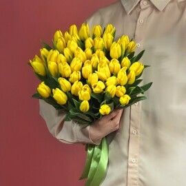 Букет из 51 желтого тюльпана
