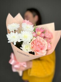 Buket-kompliment s frantcuzskoj rozoj