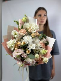 Buket v kremovih tonah