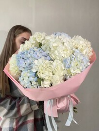 Букет из 9-ти гортензий