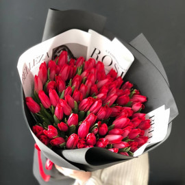 101 red tulip bouquet