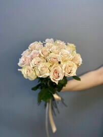 21 роза "Квиксенд"