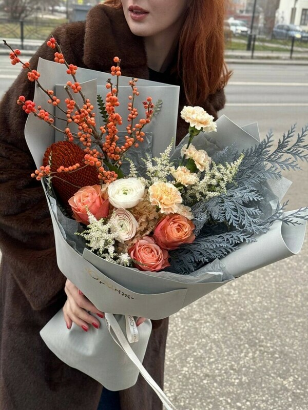 Avtorskij buket s zimnimi motivami, standart