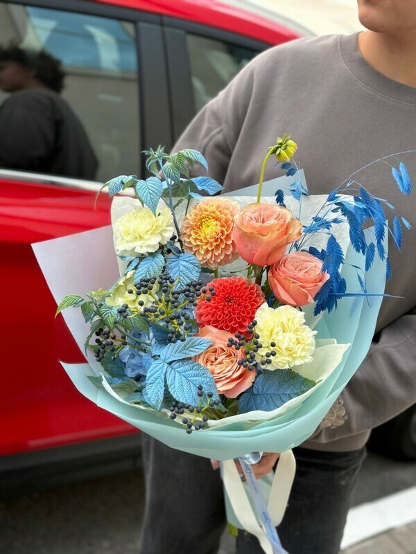 The author's bouquet "Summer of the color of the sky", standart