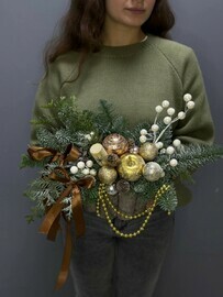 Зимняя композиция в кашпо