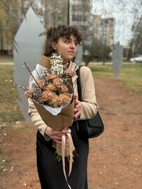 Весенний букет с кофейными диантусами