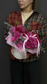 Композиция с кустовыми розами