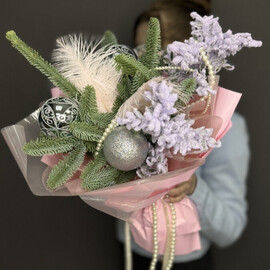 Buket iz Nobilisa i igrushek