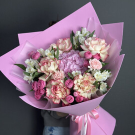 Buket «Rozovoe siyanie»