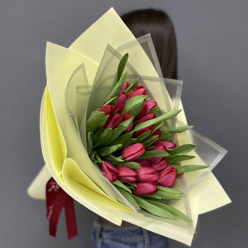 25 красных тюльпанов, стандартный