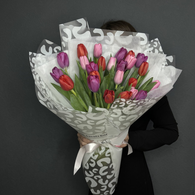 25 tulips for March 8, standart