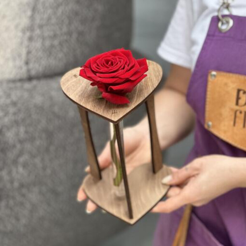 Роза в колбе сердечко, стандартный