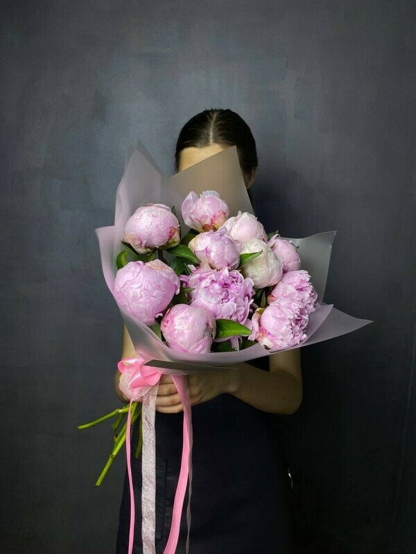 11 rozovih pionov, 11 rozovih pionov