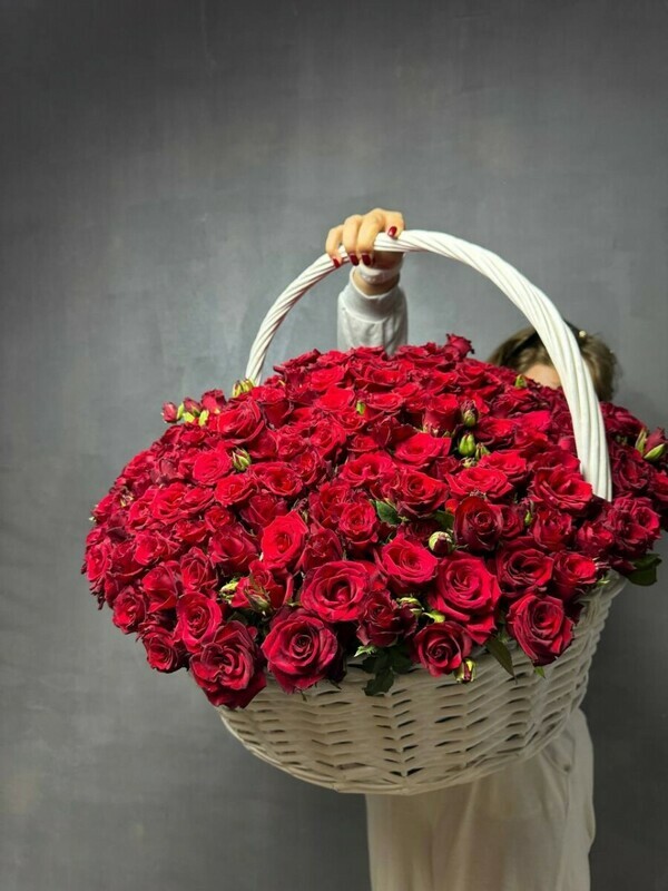 301 красная роза в корзине, 301 красная роза в корзине