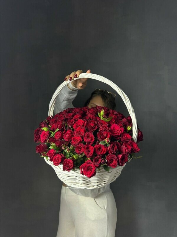 101 красная роза в корзине, 101 красная роза в корзине
