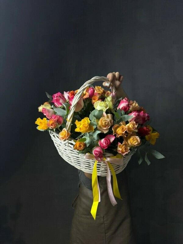 51 роза микс в корзине, 51 роза микс в корзине