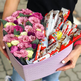 Delicious box with flowers