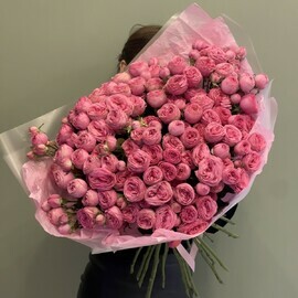 Роскошный букет из пионовидные кустовые розы 35 шт.