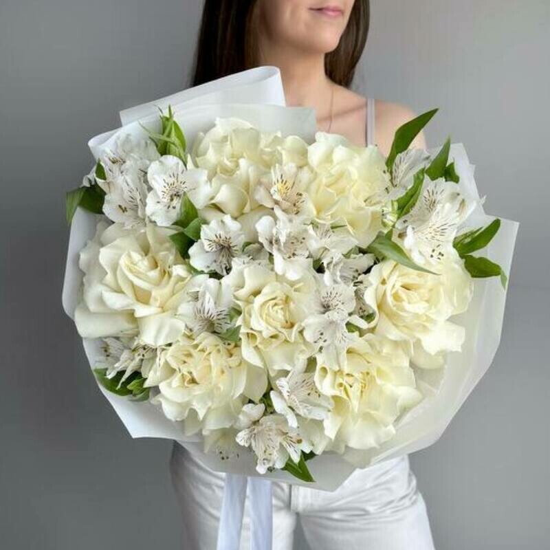 Букет из французских роз Мондиаль и альстромерий, букет из французских роз мондиаль и альстромерий