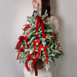 Елка с бархатными лентами