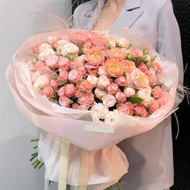 Микс пионовидных кустовых роз